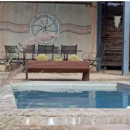 Hackberry House Black Thorn Cottage, Off Grid Khemsbok Dış mekan fotoğraf